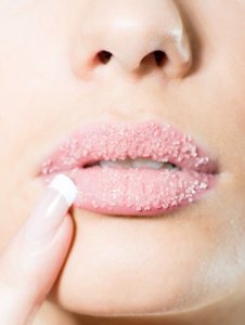 how-to-get-rid-of-dry-lips-with-Sugar